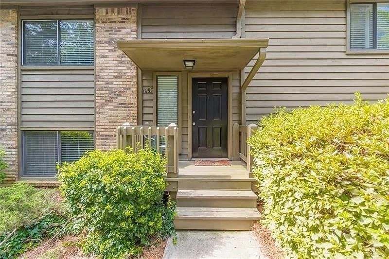 1885 Dyouville Lane, Atlanta, GA 30341 Main Photo