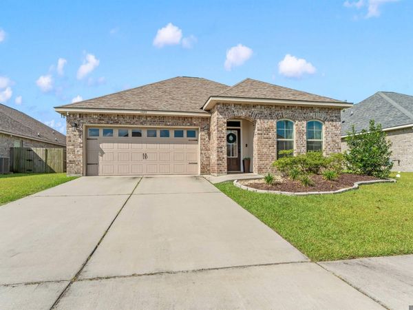 1023 Elliston Dr, Gonzales, LA 70737