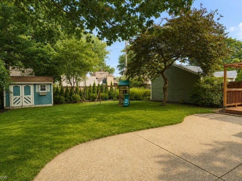 19670 S Sagamore Road, Fairview Park, OH 44126 Photo 4