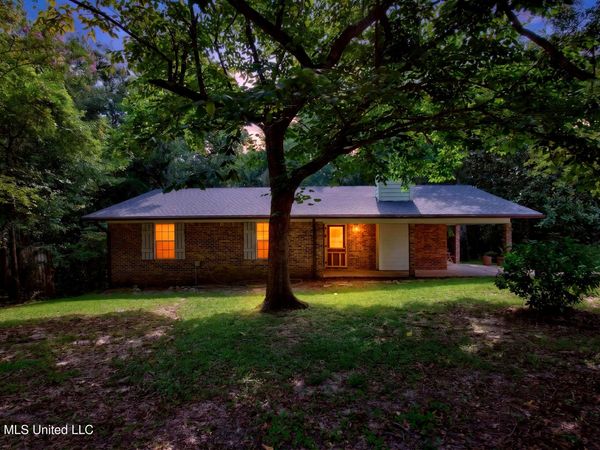 107 Myrtle Avenue, Ocean Springs, MS 39564