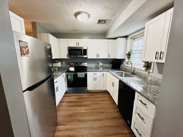 373 Aiken Drive, Unit 10, Lowell, MA 01850
