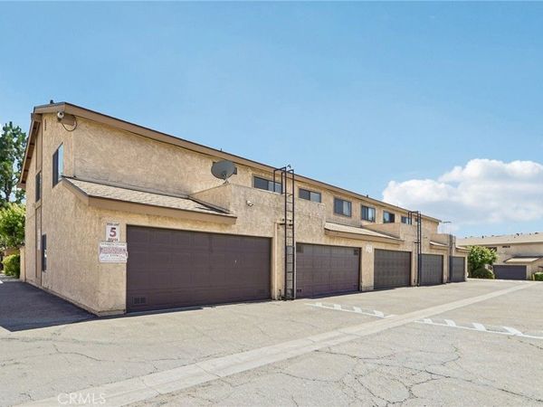 9600 Sylmar Avenue, Unit 19, Panorama City, CA 91402