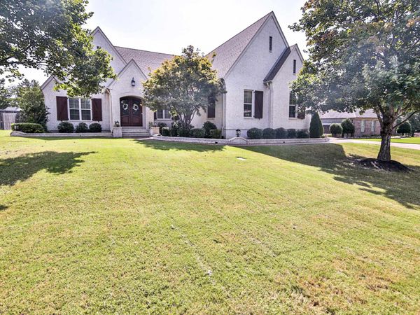 82 LAKEPOINTE CV, Atoka, TN 38004