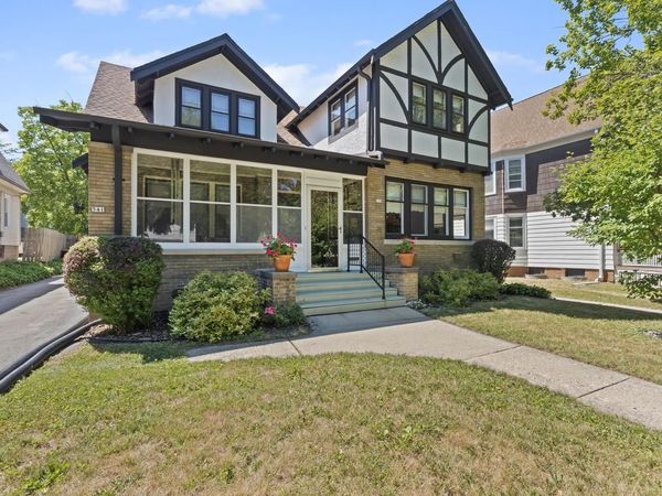 539 N 64th STREET, Unit 541, Wauwatosa, WI 53213