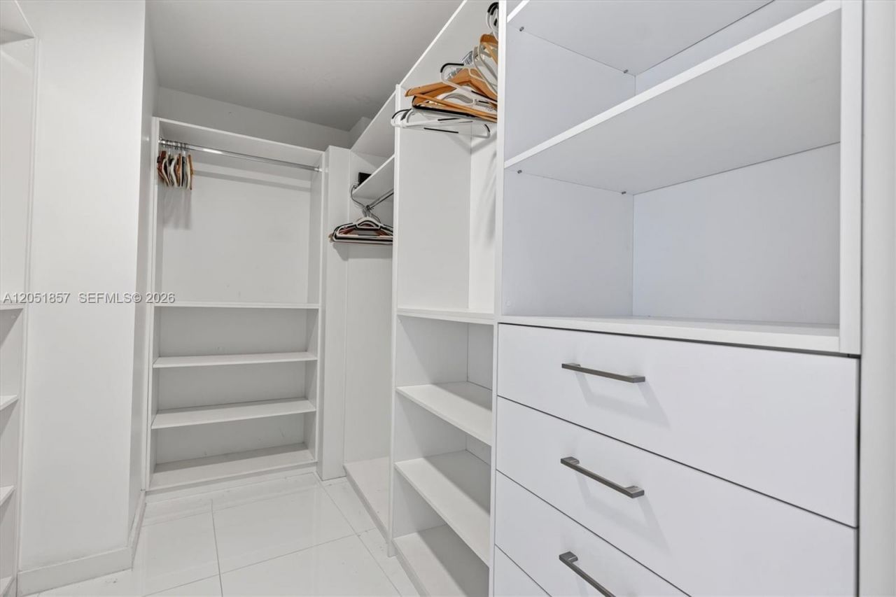 851 NE 1st Ave, Unit 3611, Miami, FL 33132 Photo