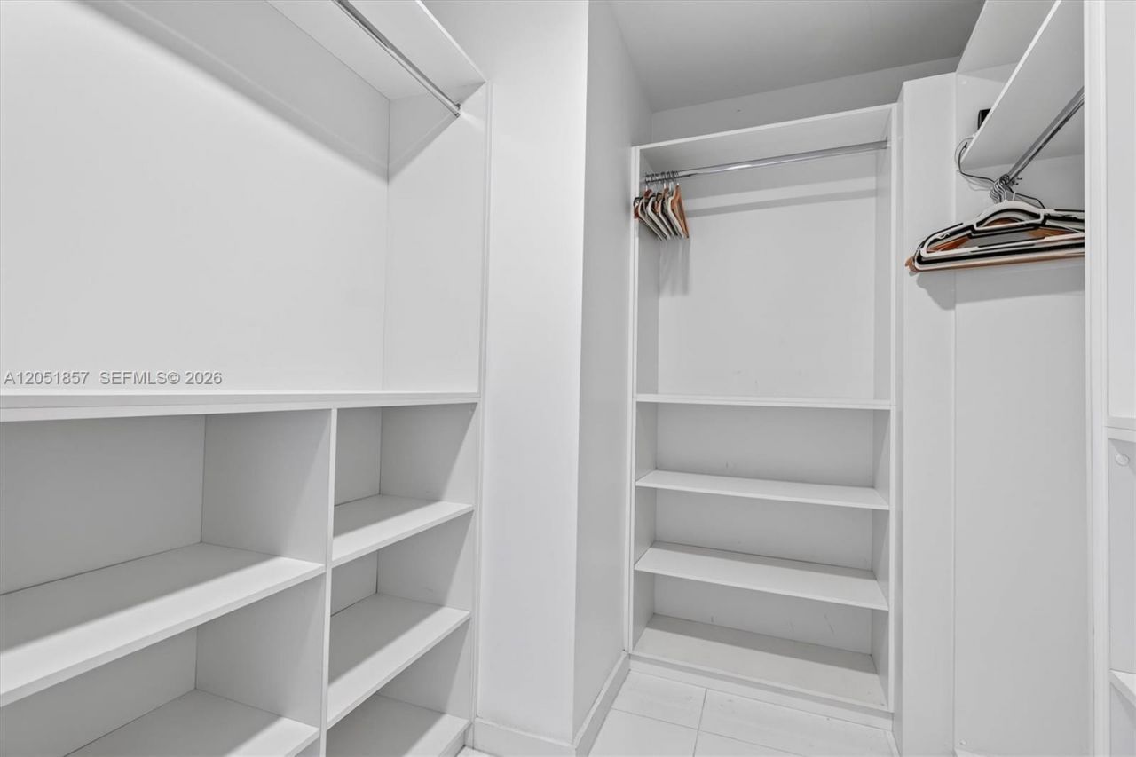 851 NE 1st Ave, Unit 3611, Miami, FL 33132 Photo