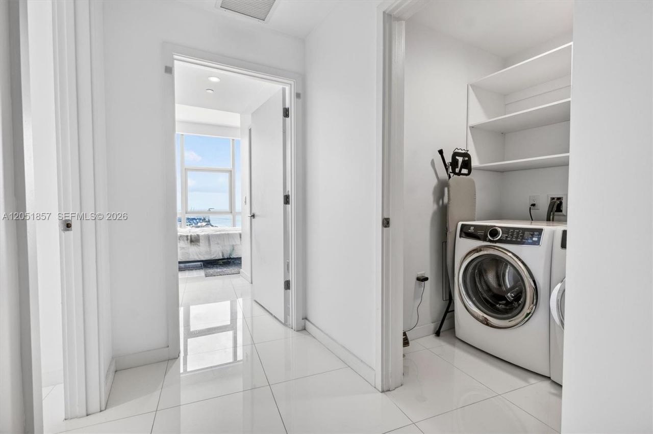 851 NE 1st Ave, Unit 3611, Miami, FL 33132 Photo