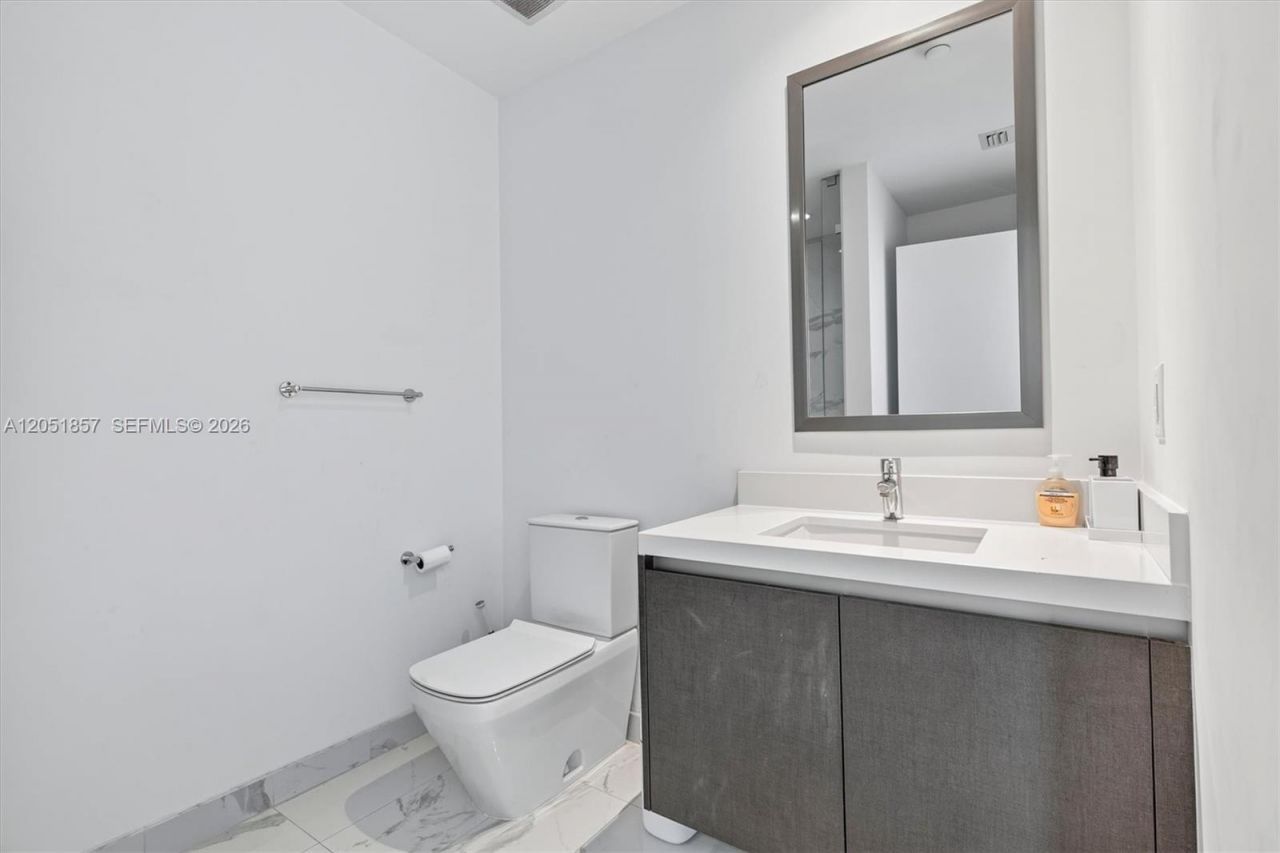 851 NE 1st Ave, Unit 3611, Miami, FL 33132 Photo