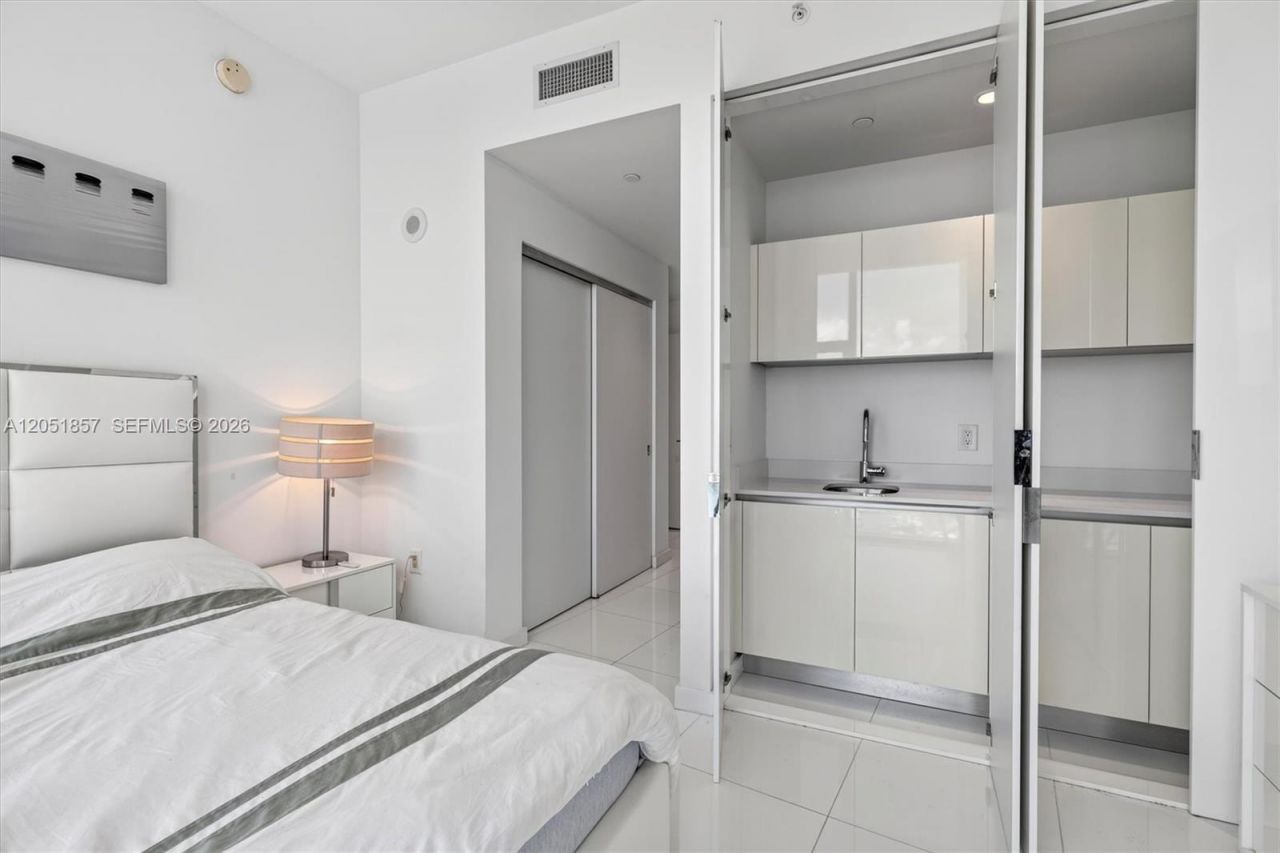 851 NE 1st Ave, Unit 3611, Miami, FL 33132 Photo