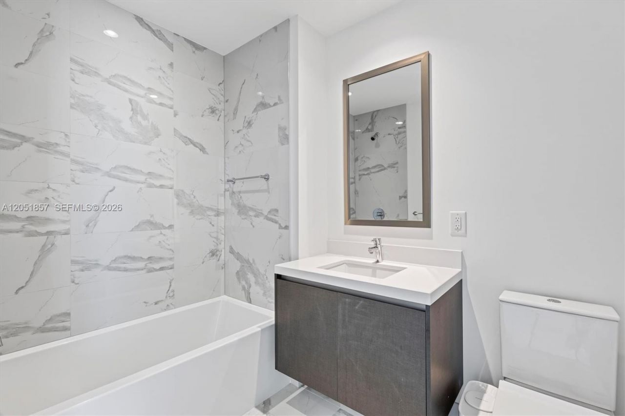 851 NE 1st Ave, Unit 3611, Miami, FL 33132 Photo