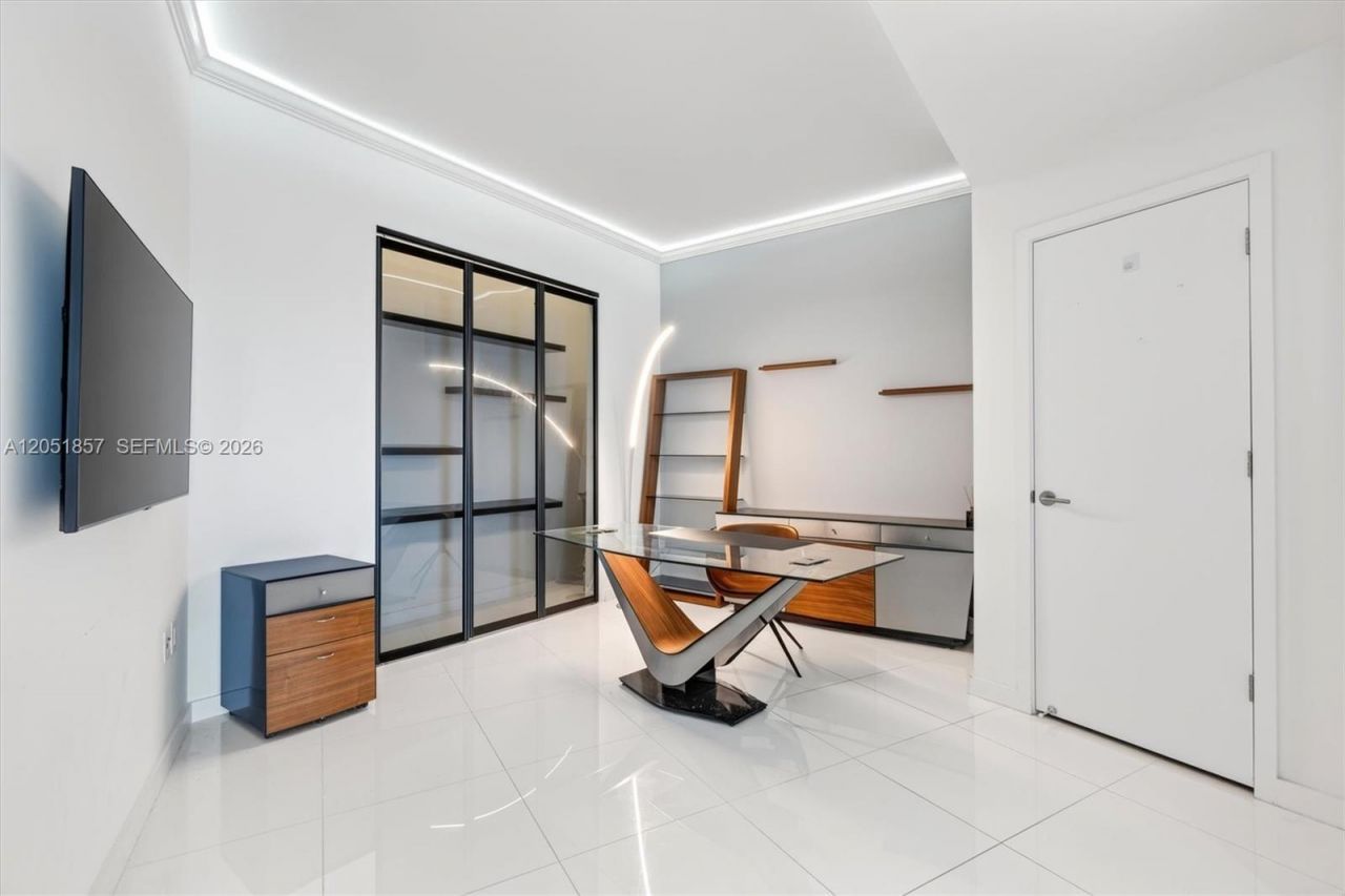 851 NE 1st Ave, Unit 3611, Miami, FL 33132 Photo