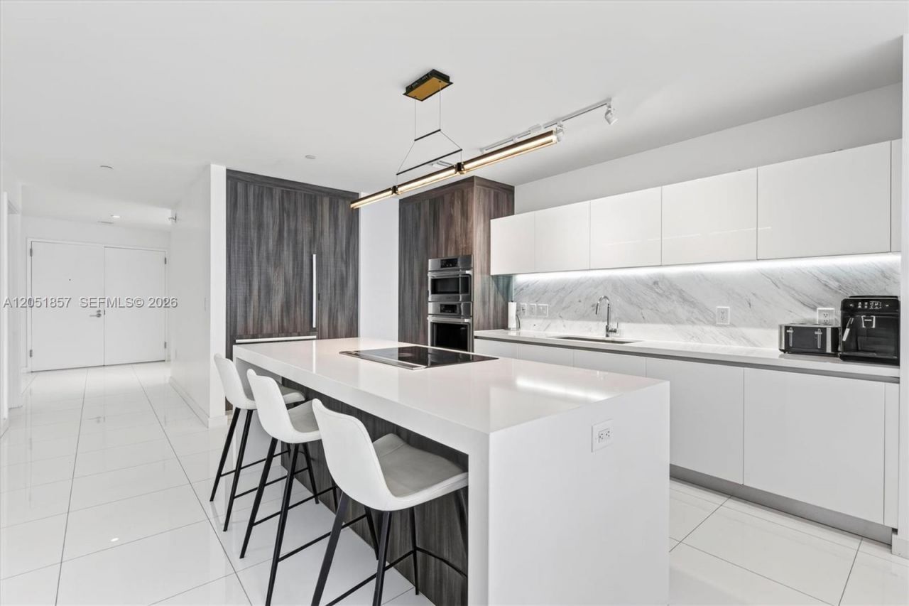 851 NE 1st Ave, Unit 3611, Miami, FL 33132 Photo