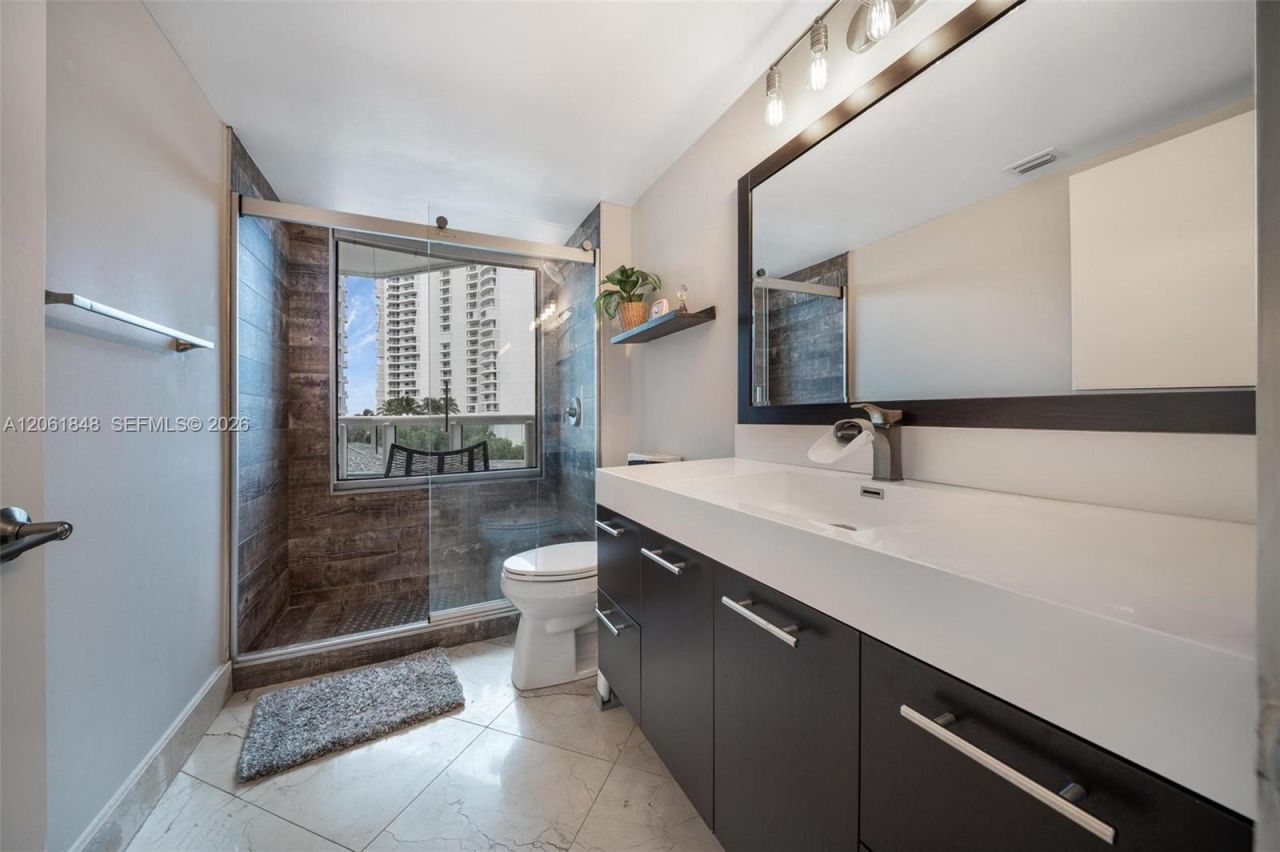 21205 Yacht Club Dr, Unit 703, Aventura, FL 33180 Photo