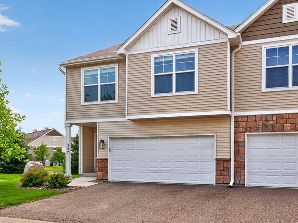 357 Stonewood Place , Burnsville, MN 55306