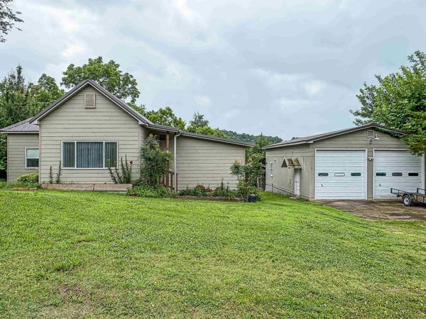 504 McLean Avenue, Cotter, AR 72626