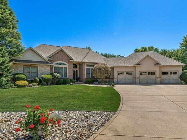 51678 Meadow Pointe Drive, Granger, IN 46530