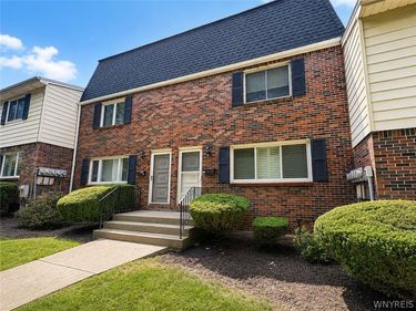 26 Stoneledge Court, Buffalo, NY 14221