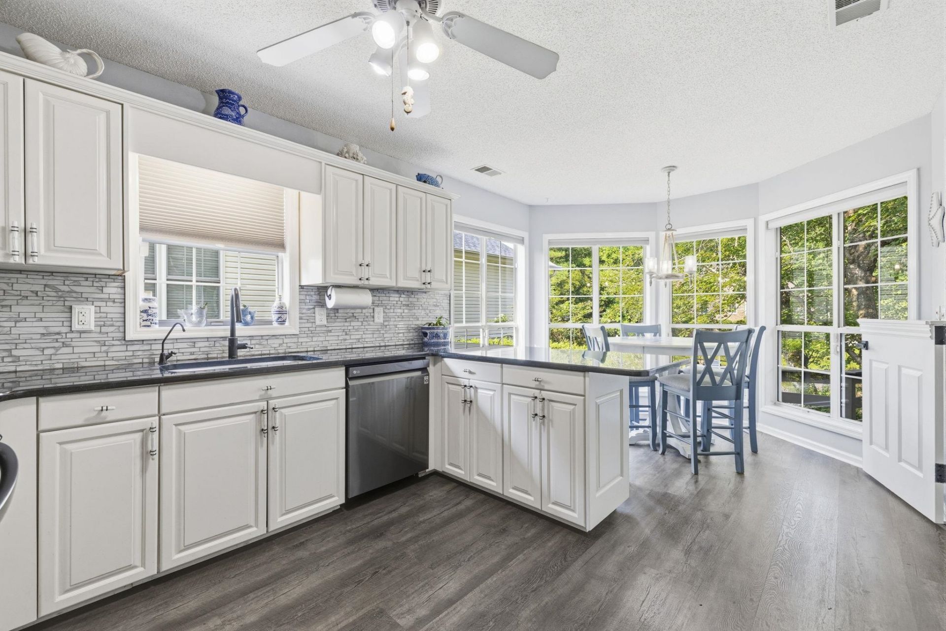 2488 Glen Dr. Photo 16