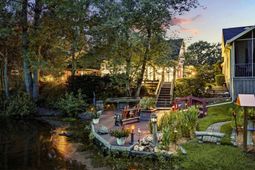 2488 Glen Dr. photo 4