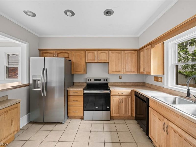 1376 Goodyear Boulevard, Akron, OH 44305 Photo 18