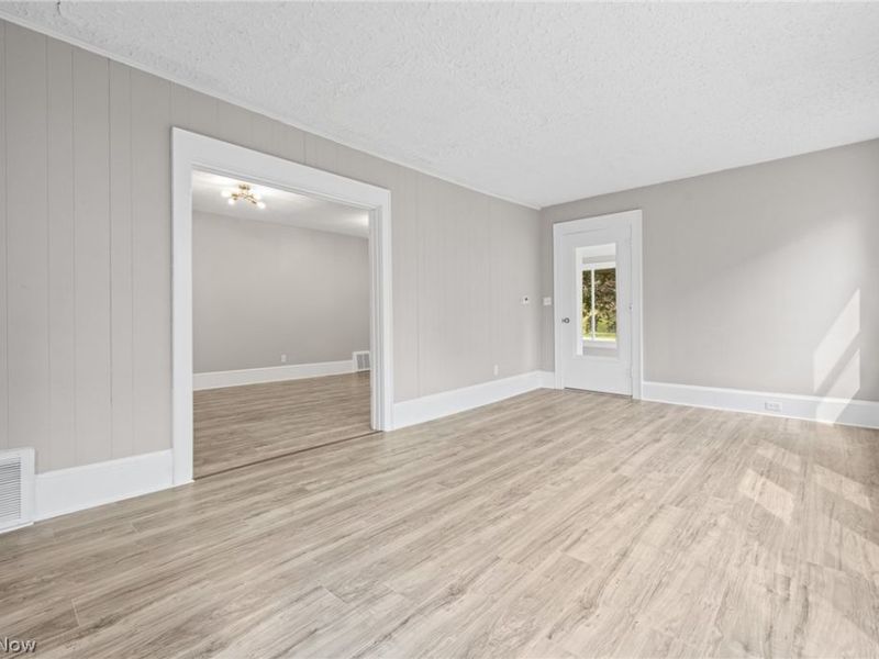 1376 Goodyear Boulevard, Akron, OH 44305 Photo 8