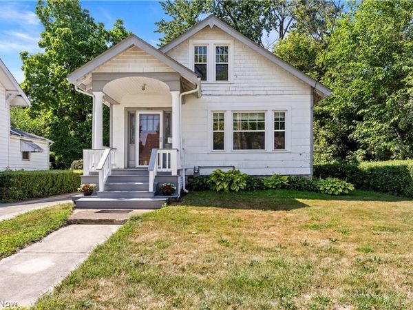 214 Erie Street , Elyria, OH 44035