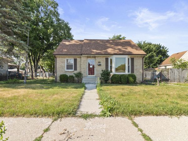 1704 Milwaukee Ave, South Milwaukee, WI 53172