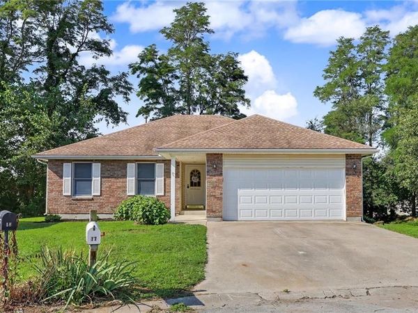17 Sandi Circle, Dearborn, MO 64439