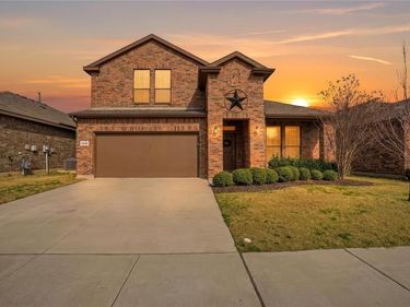 9032 Sycamore Leaf Drive, Fort Worth, TX 76179