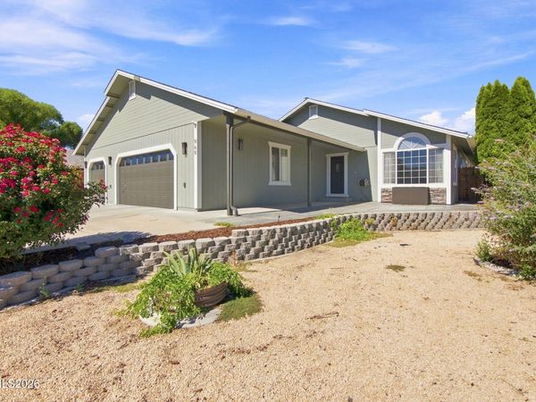 969 Red Falcon Way, Spanish Springs, NV 89441