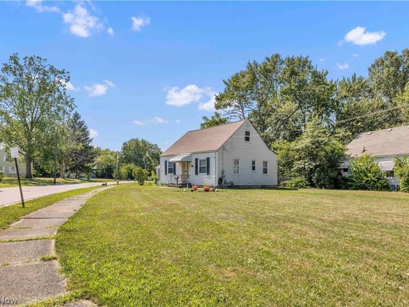 4082 Palm Avenue, Lorain, OH 44055 Photo 2