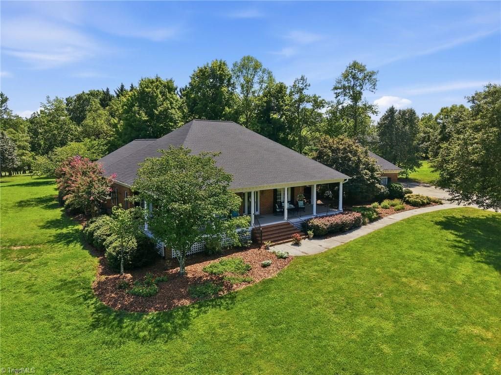3922 Old Berkshire Drive, Browns Summit, NC 27214 Main Photo