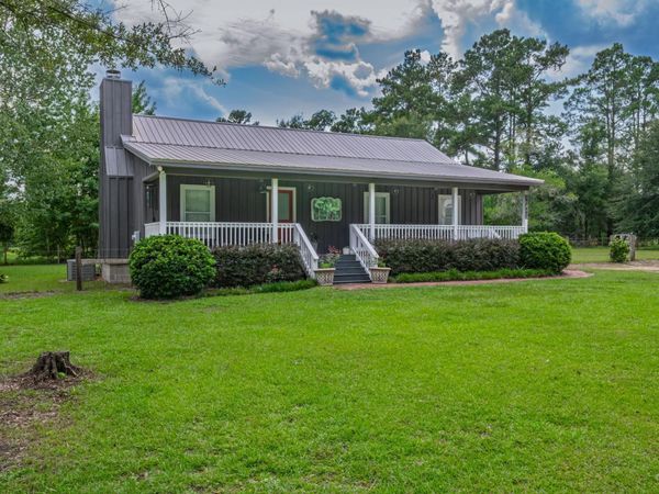 8260 Smith Creek , Sopchoppy, FL 32358
