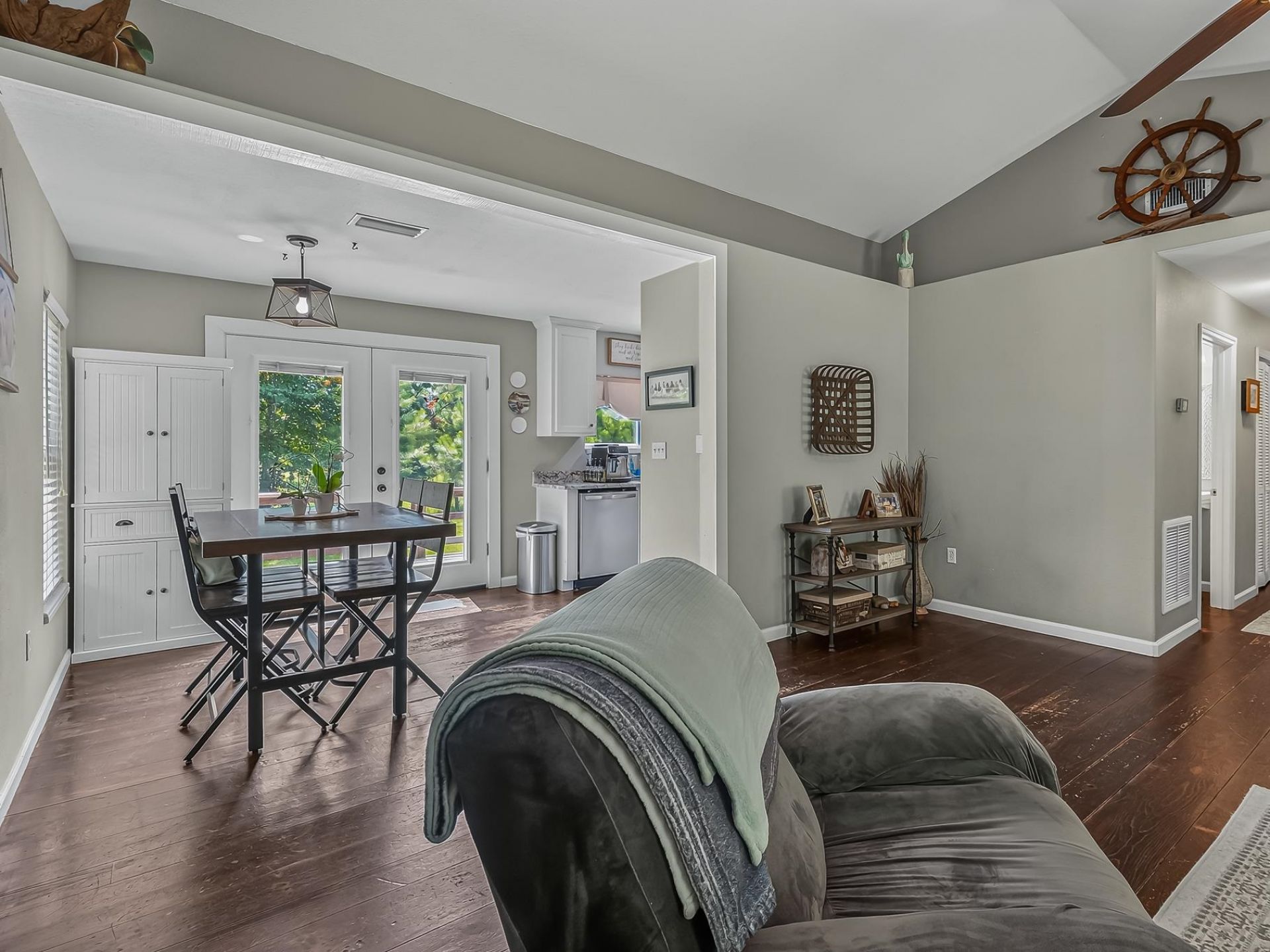 8260 Smith Creek, Sopchoppy, FL 32358 Photo
