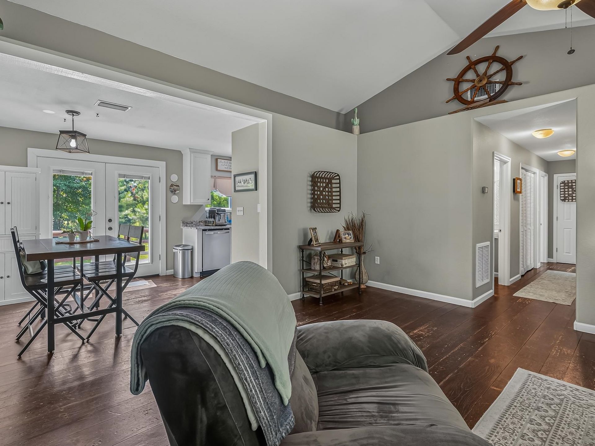 8260 Smith Creek, Sopchoppy, FL 32358 Photo