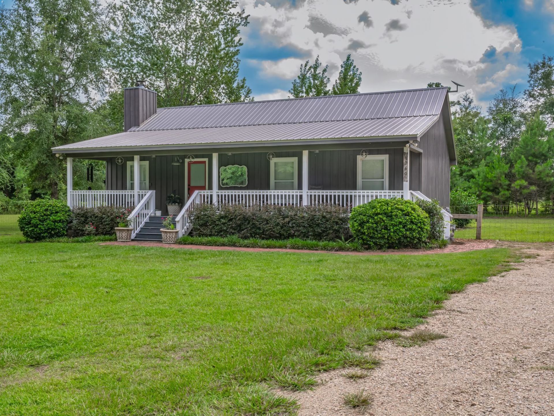 8260 Smith Creek, Sopchoppy, FL 32358 Photo