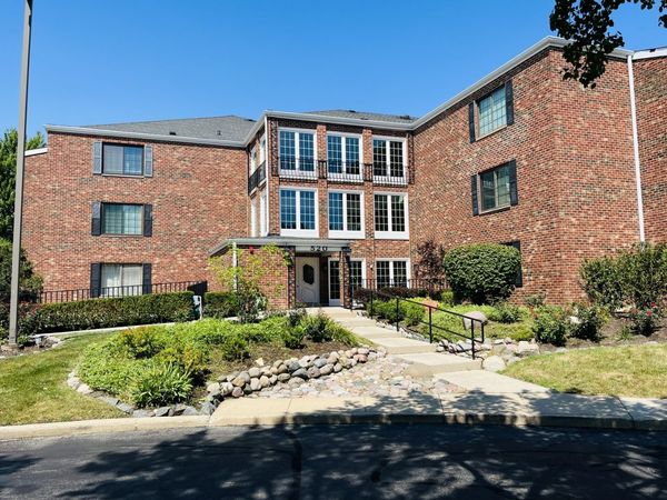 520 BIESTERFIELD Road , Unit 117, Elk Grove Village, IL 60007