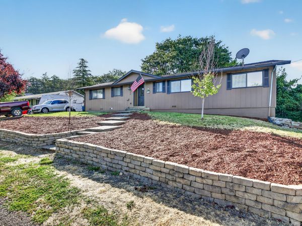 206 Alder Street, Phoenix, OR 97535