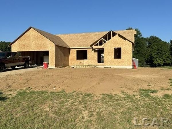 3200 Pender , Adrian, MI 49221
