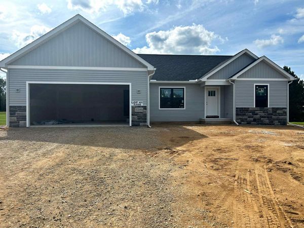3200 Pender , Adrian, MI 49221