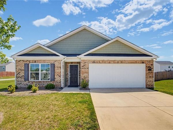 122 Stone River Way , Mayodan, NC 27027