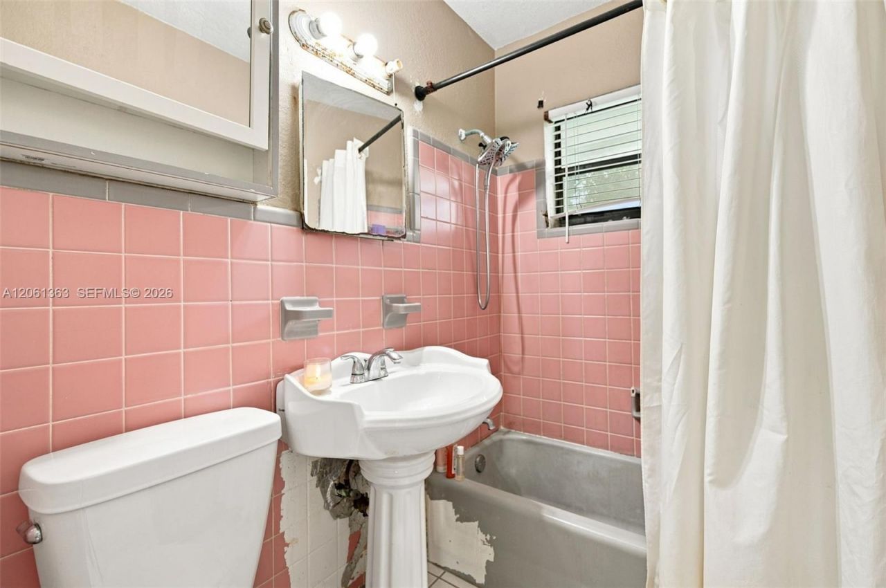 2439 Mayo St, Hollywood, FL 33020 Photo