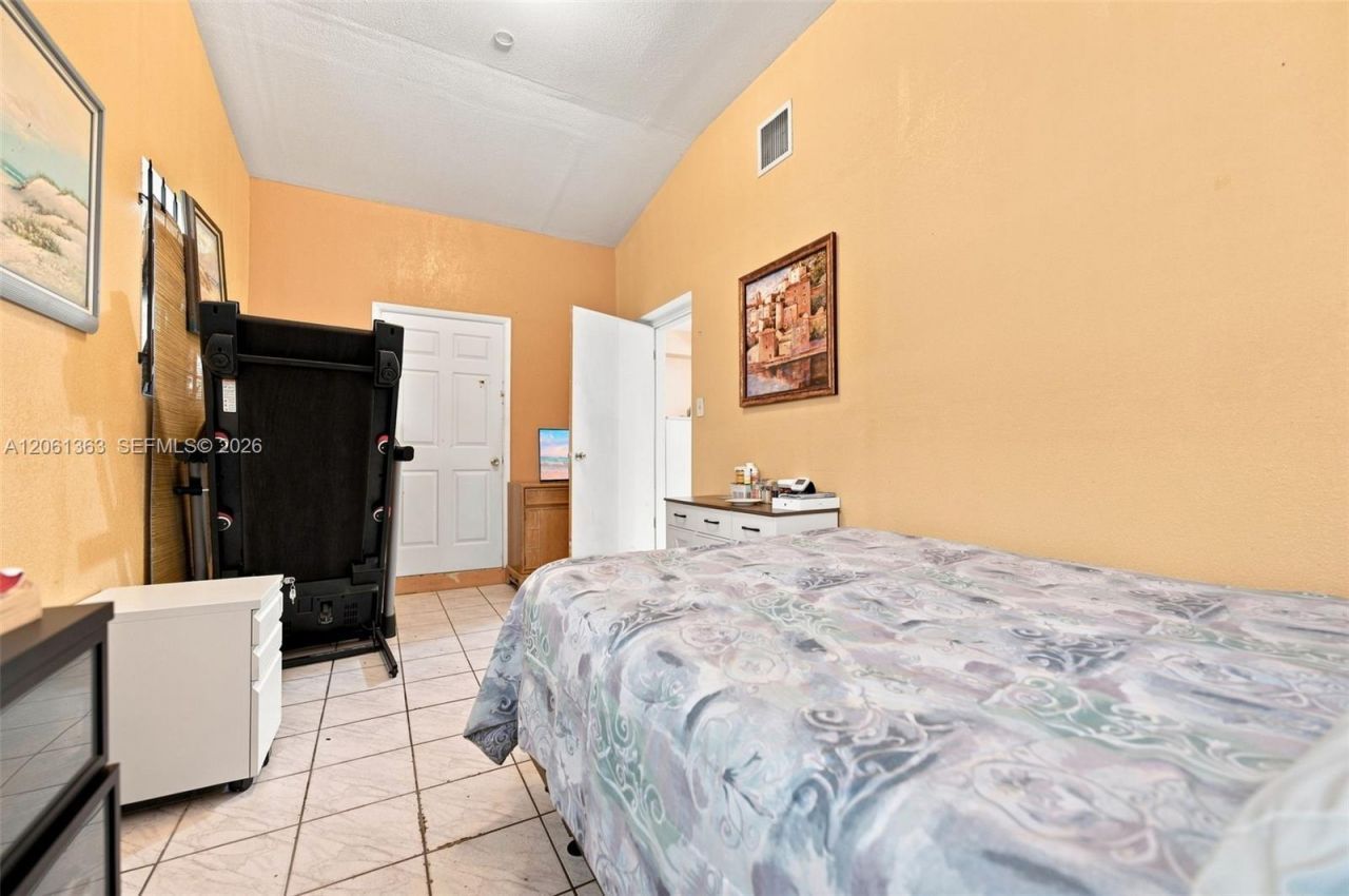 2439 Mayo St, Hollywood, FL 33020 Photo