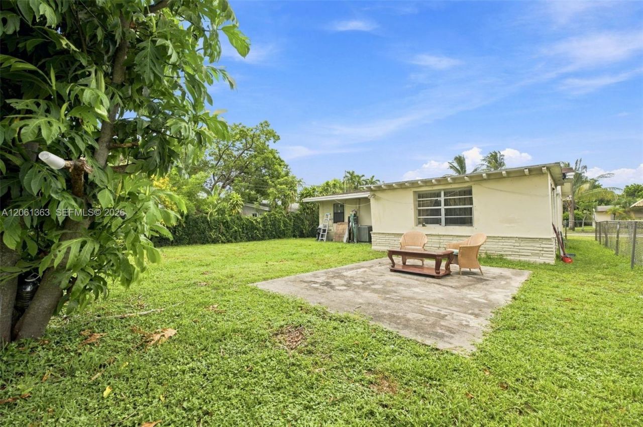 2439 Mayo St, Hollywood, FL 33020 Photo