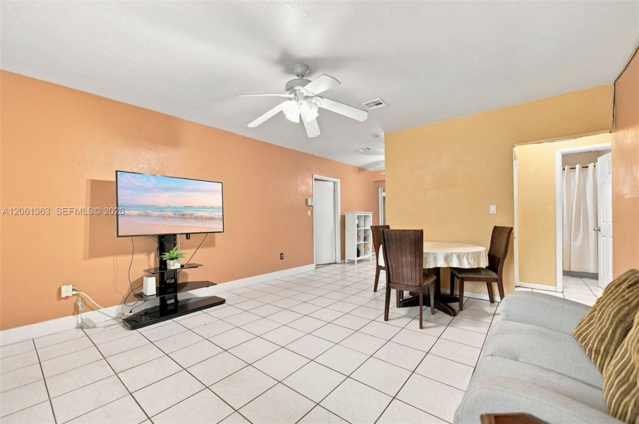 2439 Mayo St, Hollywood, FL 33020 Photo