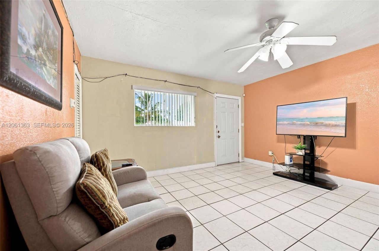 2439 Mayo St, Hollywood, FL 33020 Photo