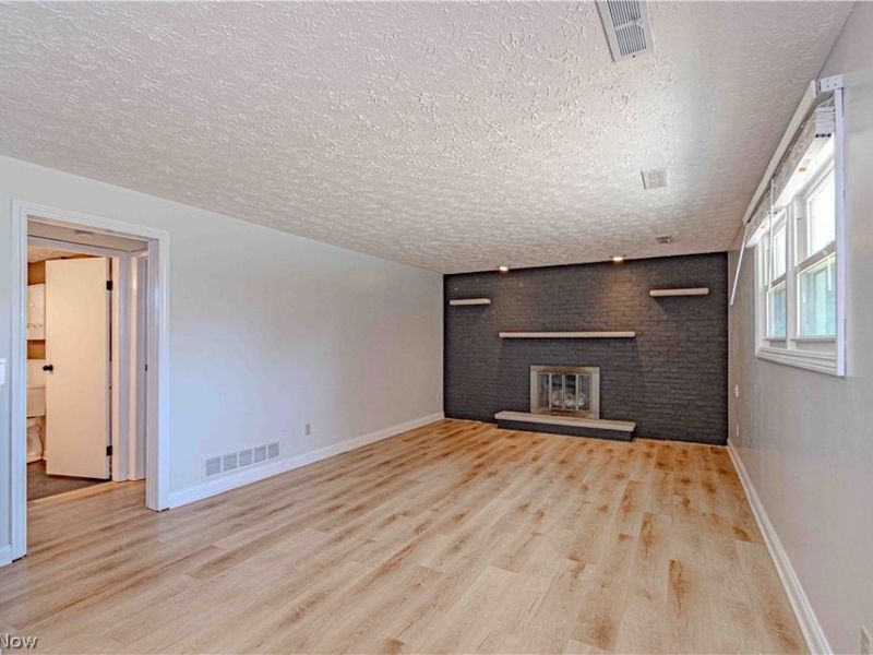 932 Richards Drive, Louisville, OH 44641 Photo 12