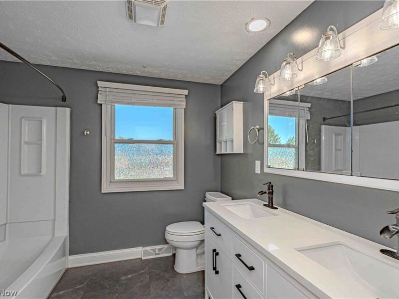 932 Richards Drive, Louisville, OH 44641 Photo 15