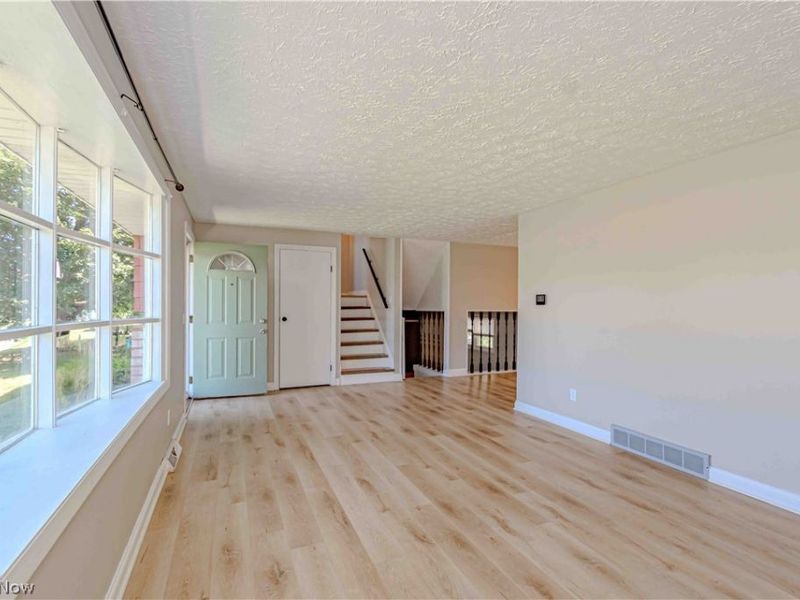 932 Richards Drive, Louisville, OH 44641 Photo 17