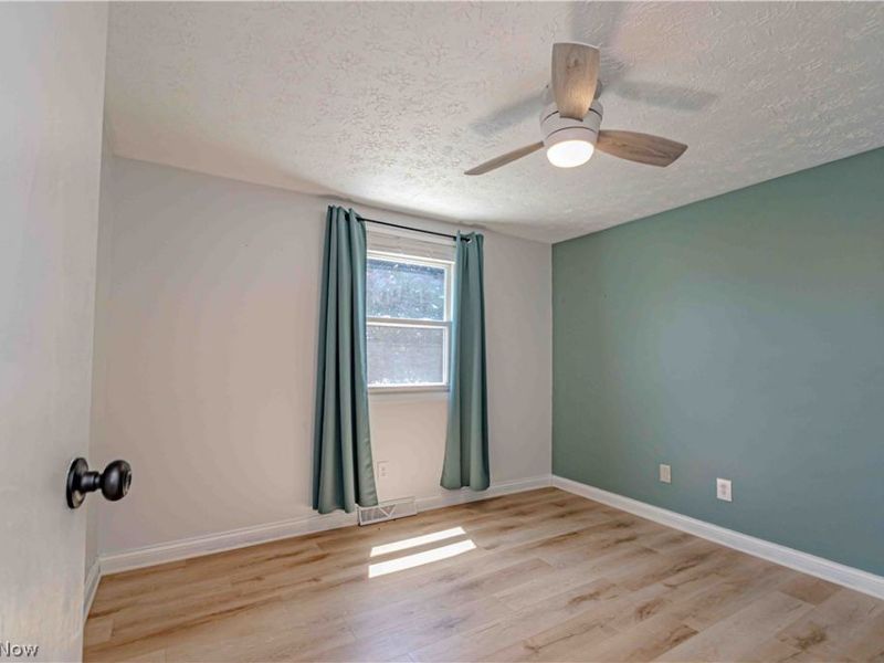 932 Richards Drive, Louisville, OH 44641 Photo 20